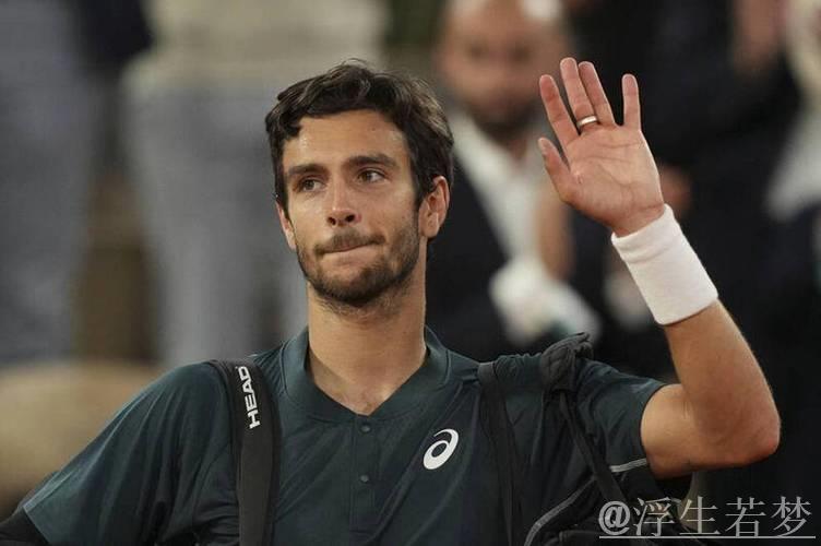 穆塞蒂伤退 阿尔卡拉斯闯入法网决赛 穆塞蒂伤退 阿尔卡拉斯闯入法网决赛